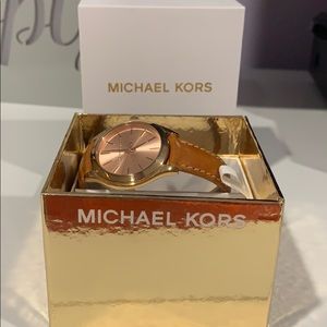 Good Michael Kors women’s watch